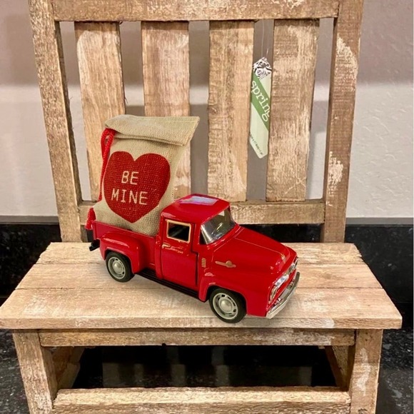 Vintage Red Truck Metal with Burlap sack BE MINE heart - Picture 2 of 5
